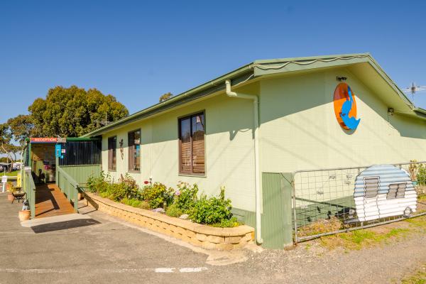 Lake Albert Caravan Park, Meningie office